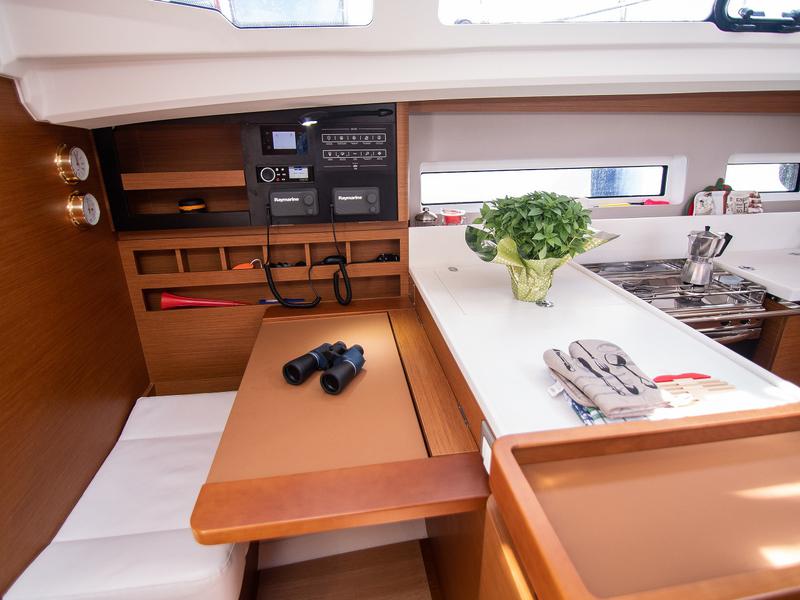 Book yachts online - sailboat - Sun Odyssey 440 - GEORGIA - rent