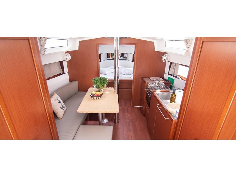 Book yachts online - sailboat - Oceanis 38.1 - MARISA - rent