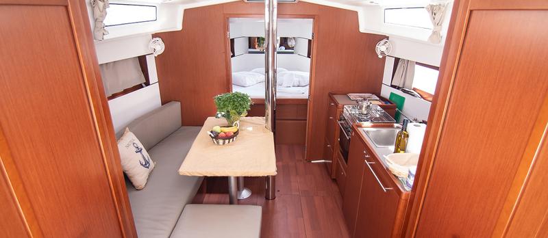 Book yachts online - sailboat - Oceanis 38.1 - MARISA - rent