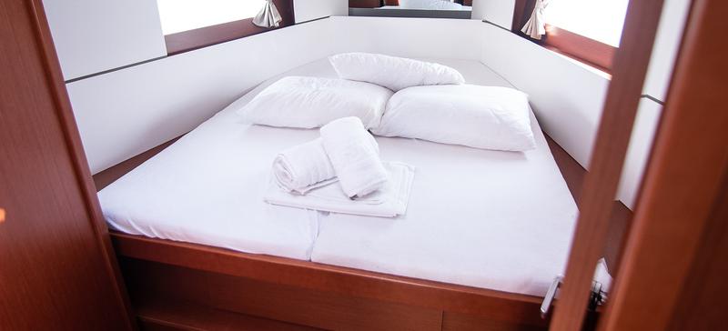 Book yachts online - sailboat - Oceanis 38.1 - MARISA - rent