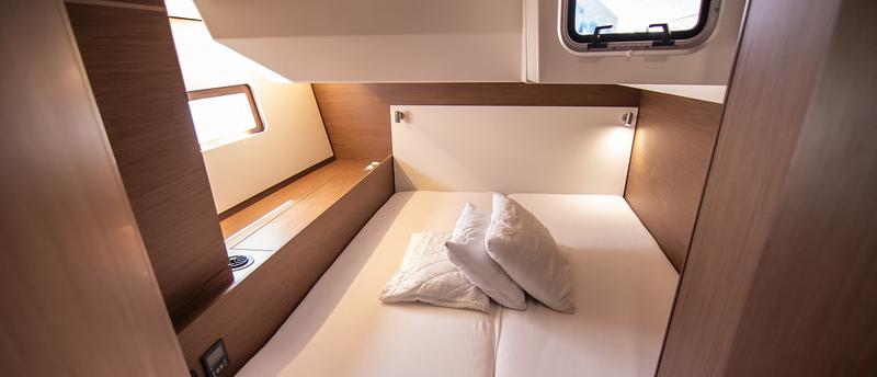 Book yachts online - sailboat - Oceanis 51.1 - THEODORA GEN.+A.C. - rent