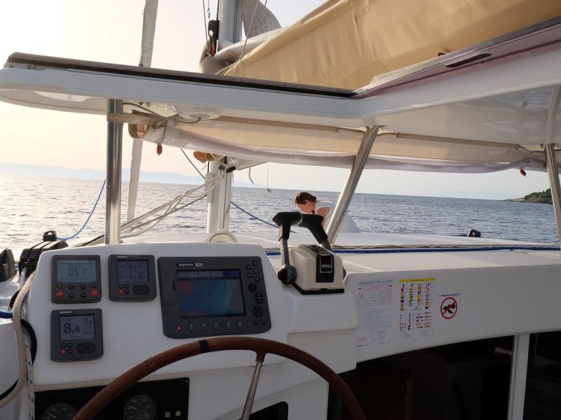 Book yachts online - catamaran - Lagoon 380 - Bagpuss - rent