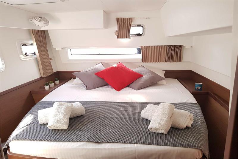 Book yachts online - catamaran - Lagoon 42 - Dream of Life - rent