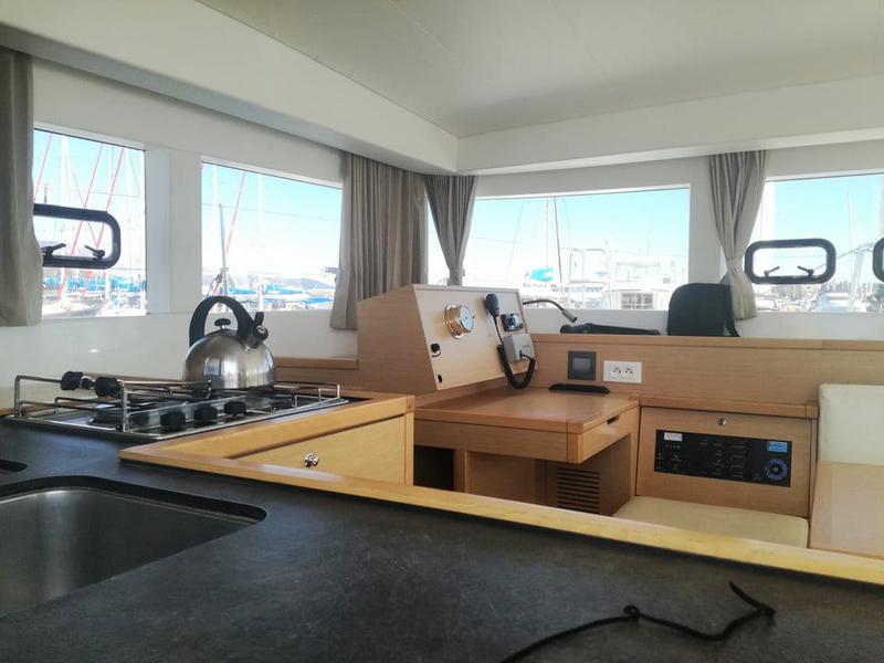 Book yachts online - catamaran - Lagoon 39 - Deep Blue - rent