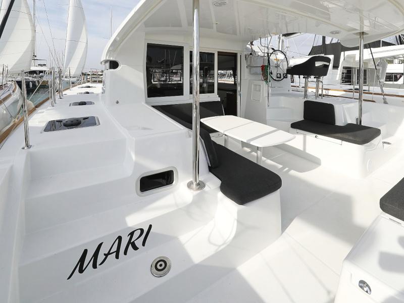 Book yachts online - catamaran - Lagoon 40 - MARI - rent