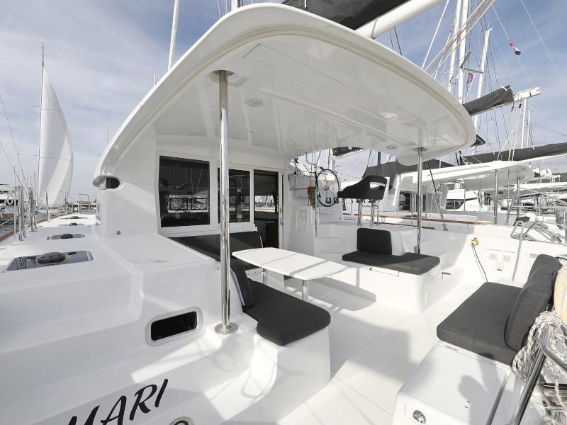 Book yachts online - catamaran - Lagoon 40 - MARI - rent