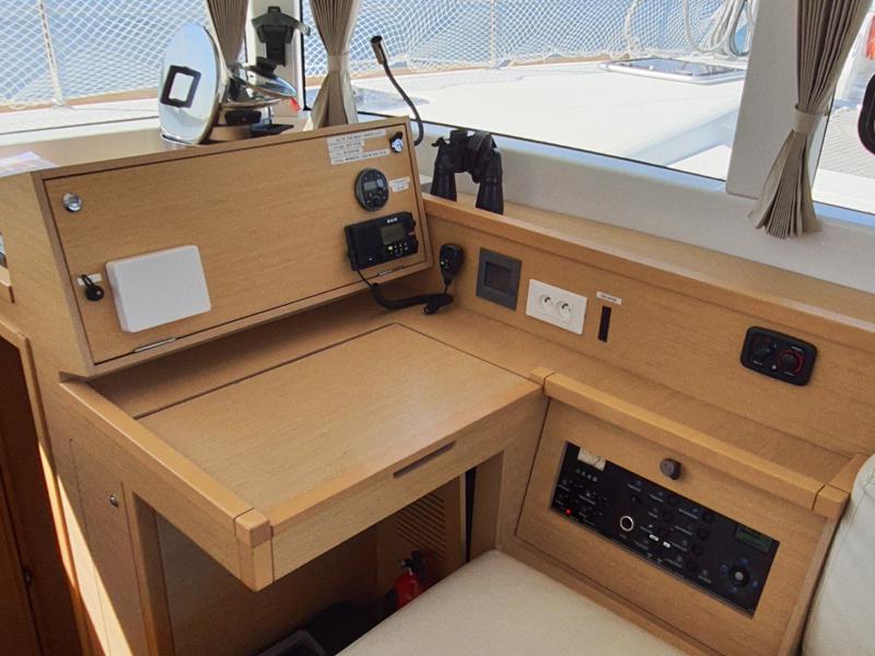 Book yachts online - catamaran - Lagoon 39 - PULPO - rent