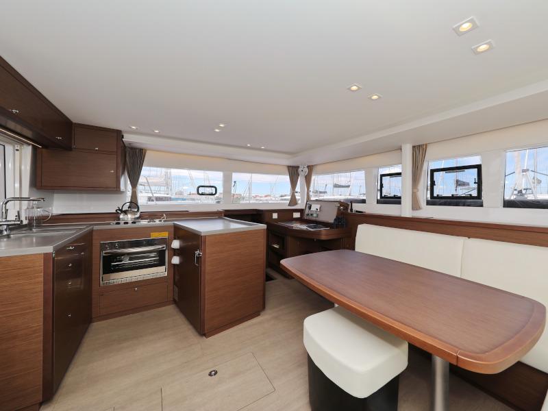 Book yachts online - catamaran - Lagoon 450 - OASIS - rent