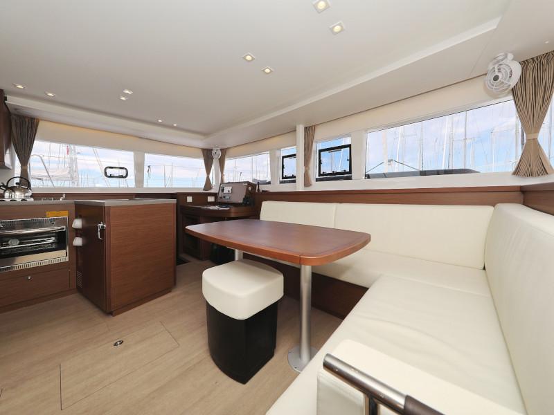 Book yachts online - catamaran - Lagoon 450 - OASIS - rent