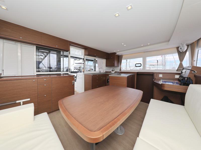 Book yachts online - catamaran - Lagoon 450 - OASIS - rent