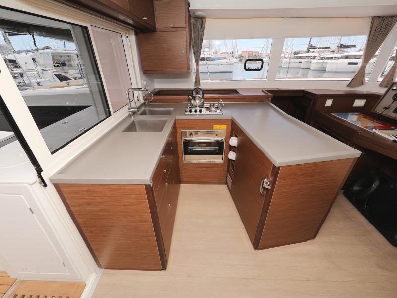 Book yachts online - catamaran - Lagoon 450 - OASIS - rent