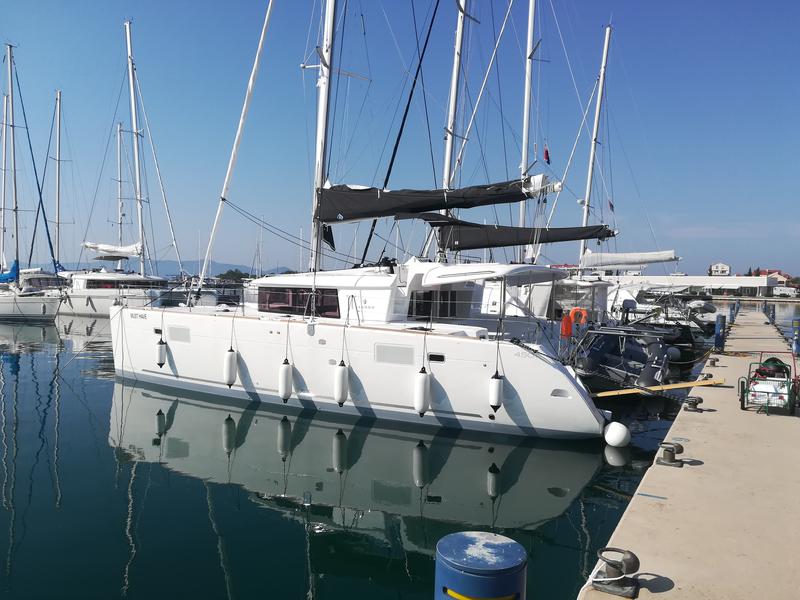 Book yachts online - catamaran - Lagoon 450 F - MUST HAVE - rent