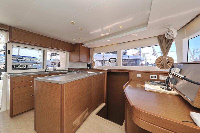 Book yachts online - catamaran - Lagoon 450 F - MUST HAVE - rent