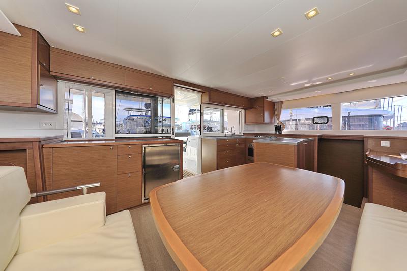 Book yachts online - catamaran - Lagoon 450 F - MUST HAVE - rent