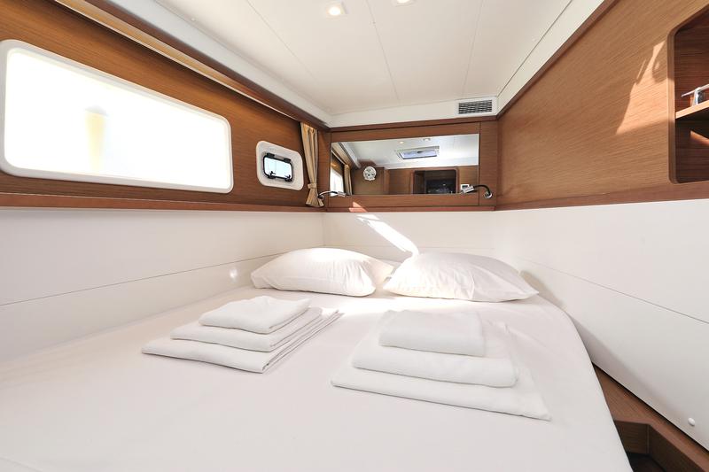 Book yachts online - catamaran - Lagoon 450 F - MUST HAVE - rent