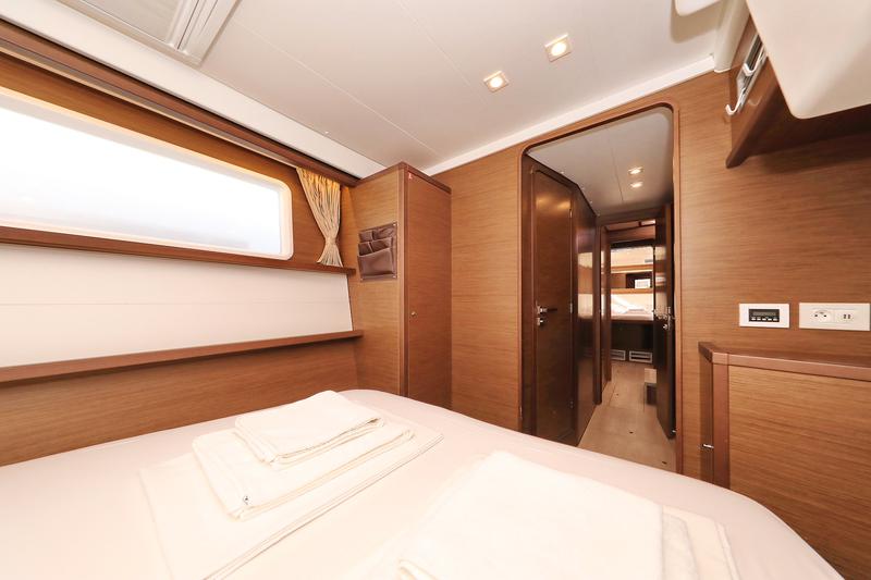 Book yachts online - catamaran - Lagoon 450 F - MUST HAVE - rent