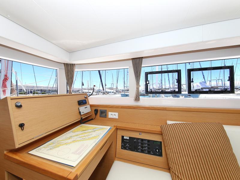 Book yachts online - catamaran - Lagoon 39 - GIN TONIC - rent
