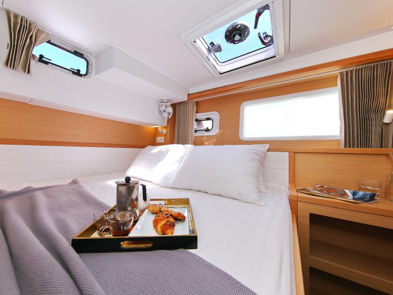 Book yachts online - catamaran - Lagoon 39 - GIN TONIC - rent