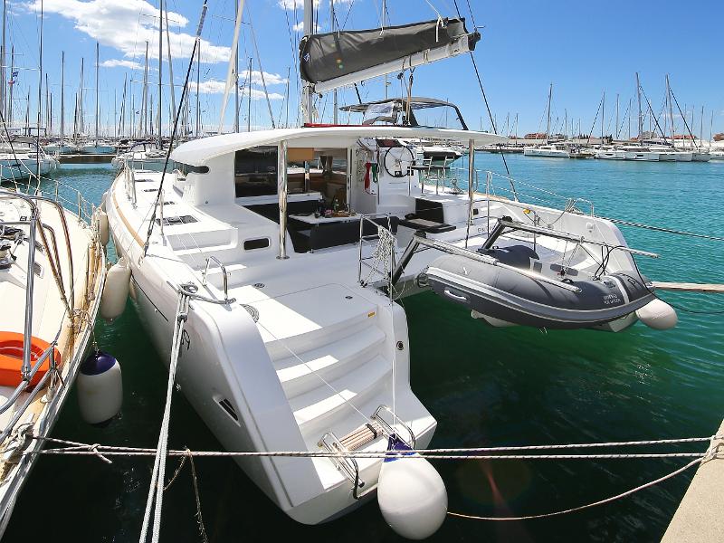 Book yachts online - catamaran - Lagoon 39 - GIN TONIC - rent