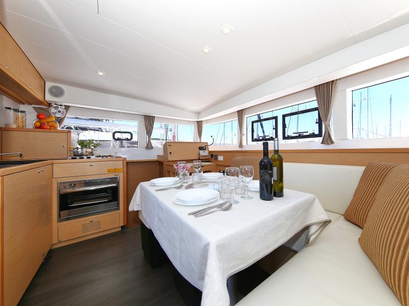 Book yachts online - catamaran - Lagoon 39 - GIN TONIC - rent