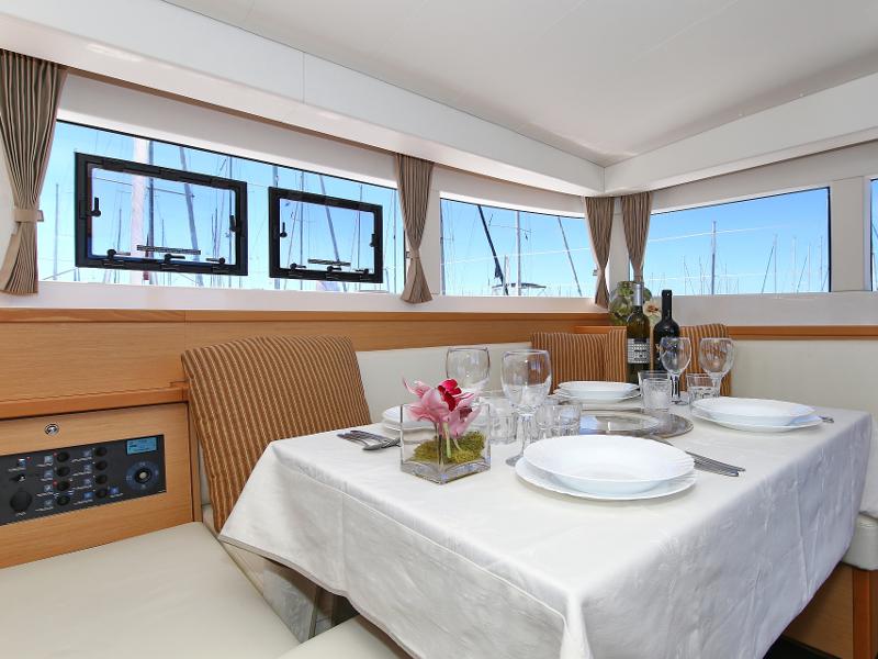 Book yachts online - catamaran - Lagoon 39 - GIN TONIC - rent