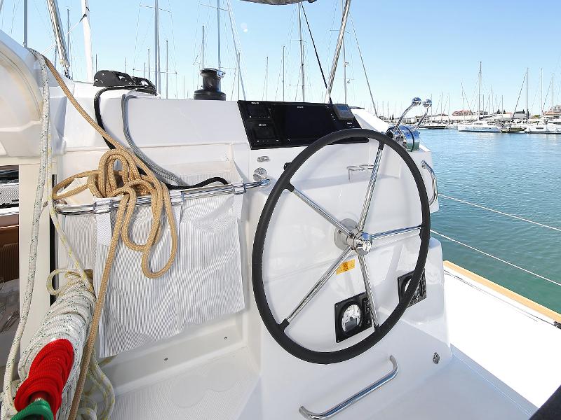 Book yachts online - catamaran - Lagoon 39 - GIN TONIC - rent