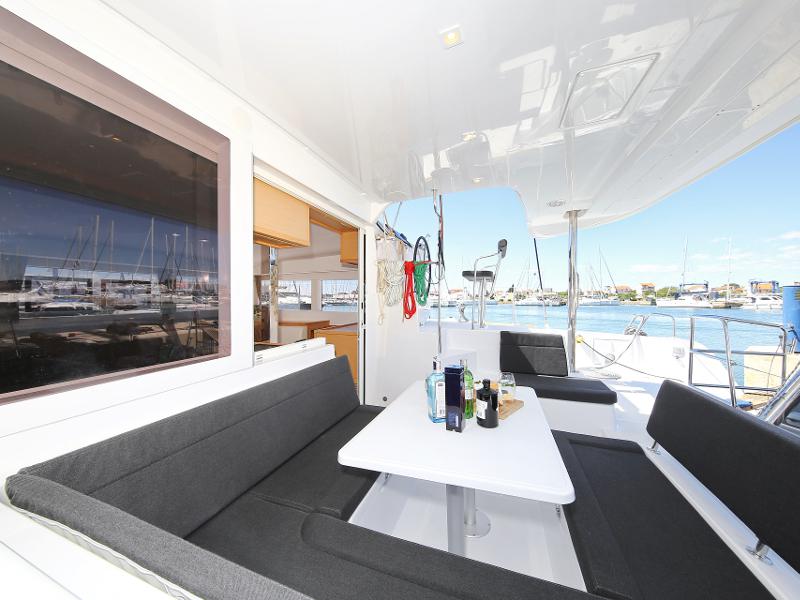 Book yachts online - catamaran - Lagoon 39 - GIN TONIC - rent