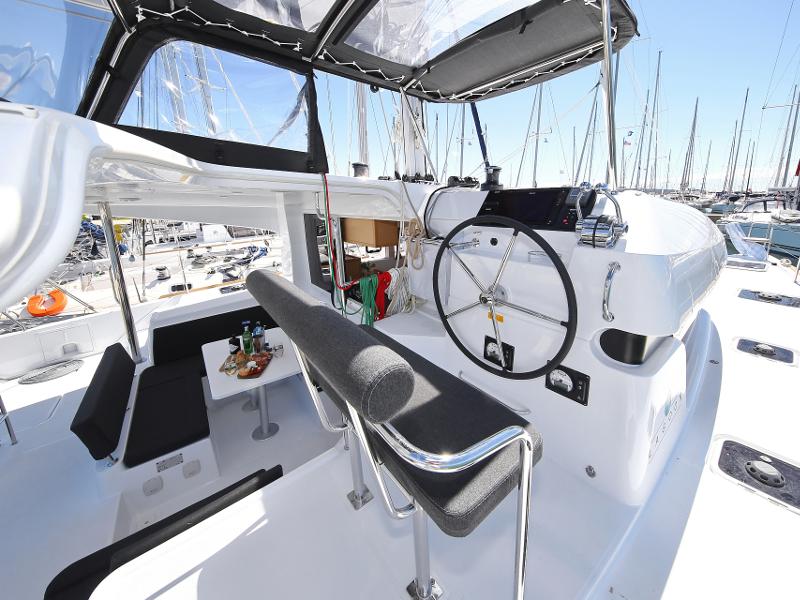 Book yachts online - catamaran - Lagoon 39 - GIN TONIC - rent