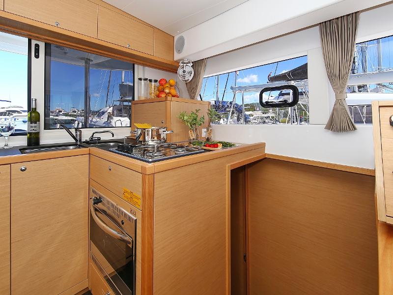 Book yachts online - catamaran - Lagoon 39 - GIN TONIC - rent