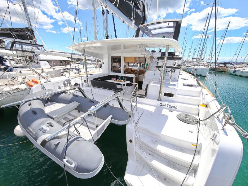 Book yachts online - catamaran - Lagoon 39 - GIN TONIC - rent
