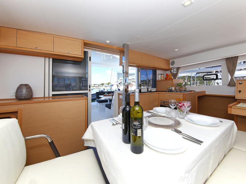 Book yachts online - catamaran - Lagoon 39 - GIN TONIC - rent
