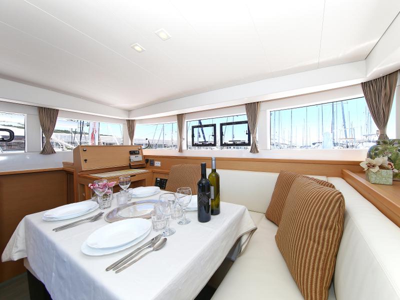 Book yachts online - catamaran - Lagoon 39 - GIN TONIC - rent