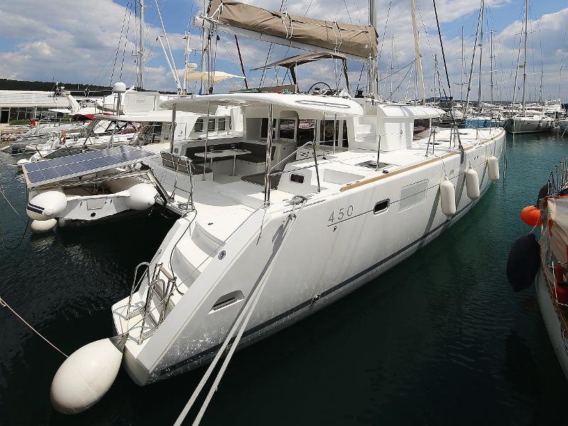 Book yachts online - catamaran - Lagoon 450 F - LADIES&amp;GENTLEMEN - rent