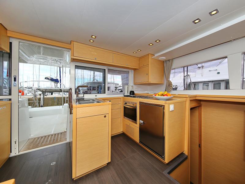 Book yachts online - catamaran - Lagoon 450 F - LADIES&amp;GENTLEMEN - rent