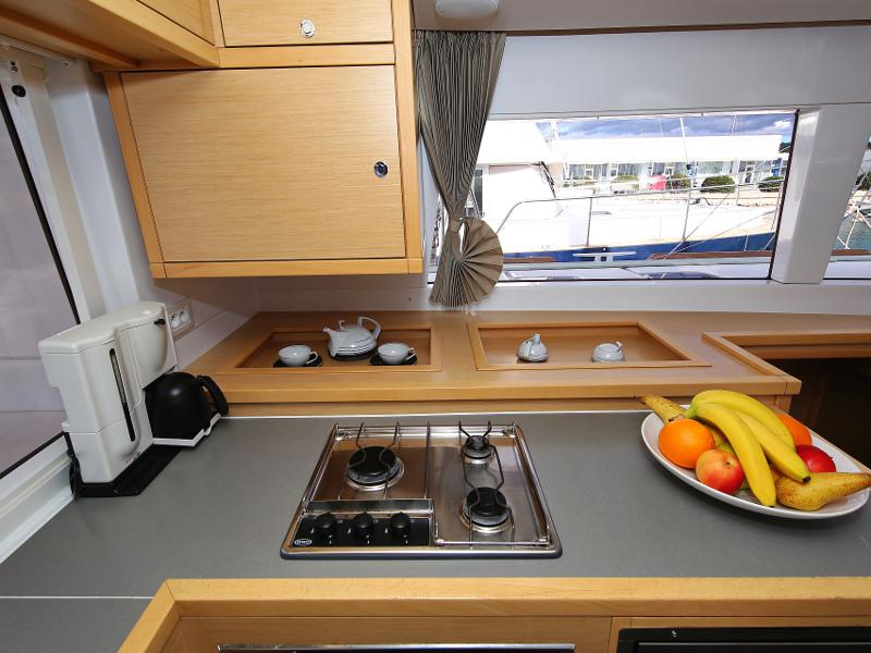 Book yachts online - catamaran - Lagoon 450 F - LADIES&amp;GENTLEMEN - rent