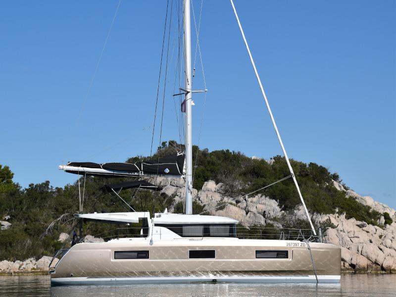 Book yachts online - catamaran - Lagoon 46 - NOTORIOUS - rent