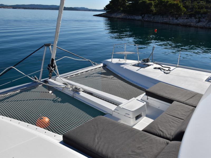Book yachts online - catamaran - Lagoon 46 - NOTORIOUS - rent