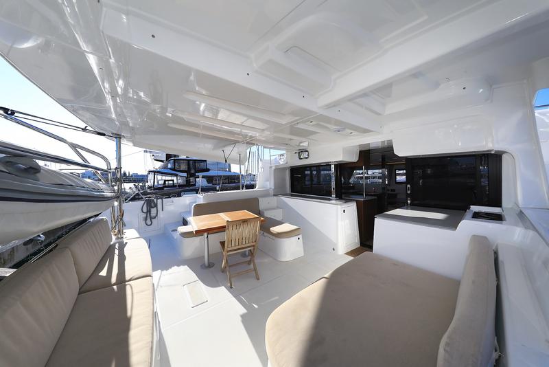 Book yachts online - catamaran - Lagoon 46 - MIDLIFE CRISIS - rent
