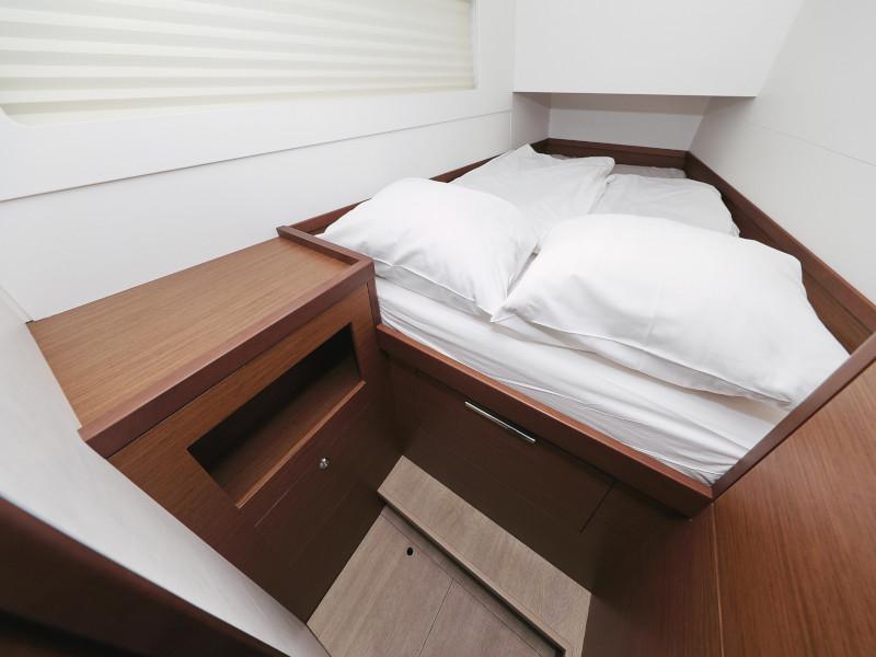 Book yachts online - catamaran - Lagoon 40 - LANCELOT - rent