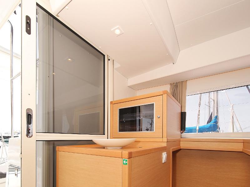 Book yachts online - catamaran - Lagoon 400 S2 LTD EDITION - SCIROCCO - rent
