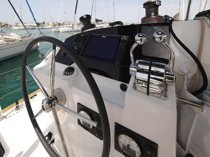 Book yachts online - catamaran - Lagoon 400 S2 LTD EDITION - SCIROCCO - rent