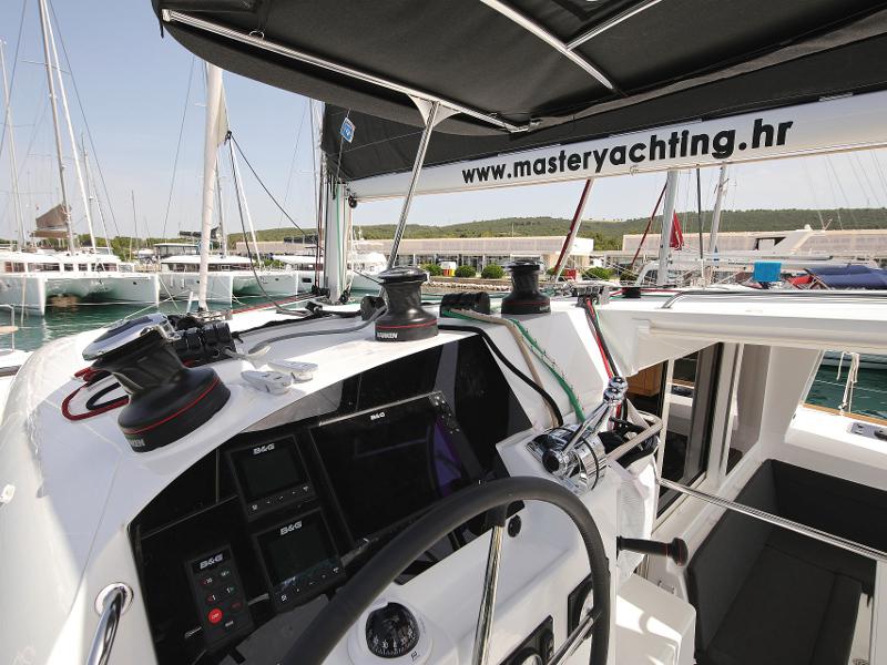 Book yachts online - catamaran - Lagoon 400 S2 LTD EDITION - SCIROCCO - rent