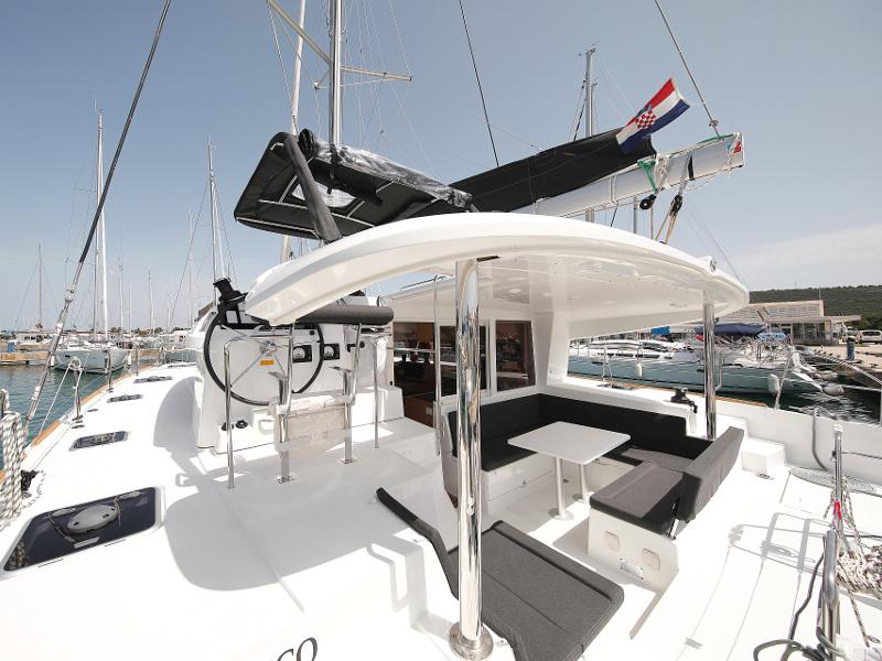 Book yachts online - catamaran - Lagoon 400 S2 LTD EDITION - SCIROCCO - rent