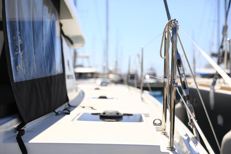 Book yachts online - catamaran - Lagoon 42 - ZEUS - rent