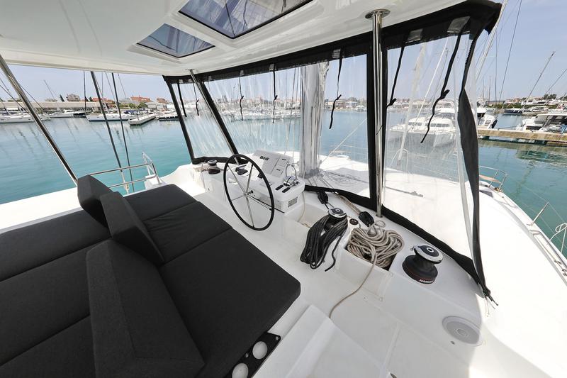 Book yachts online - catamaran - Lagoon 50 - HIGH LIFE - rent