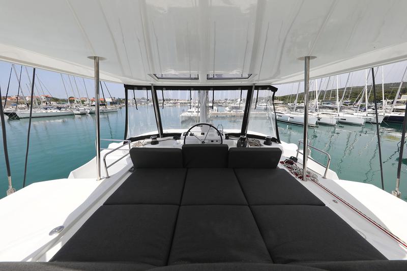 Book yachts online - catamaran - Lagoon 50 - HIGH LIFE - rent