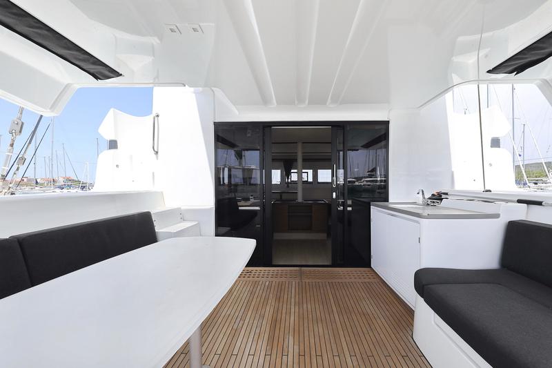 Book yachts online - catamaran - Lagoon 50 - HIGH LIFE - rent