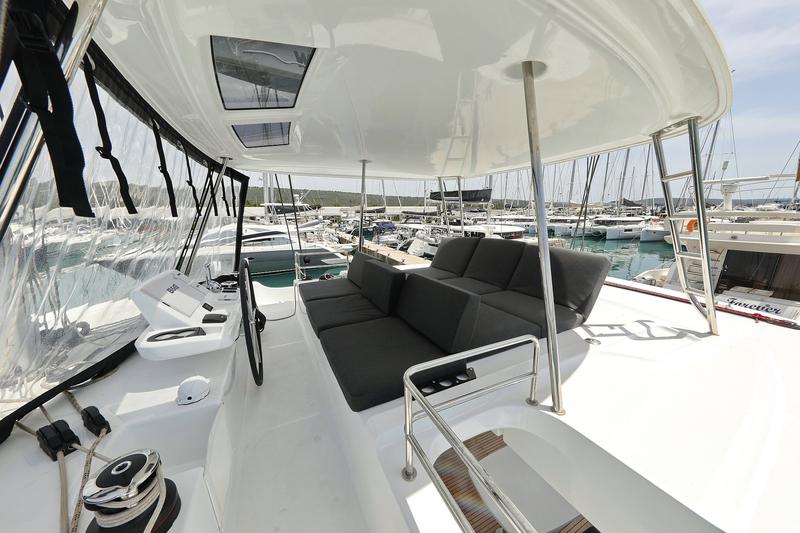 Book yachts online - catamaran - Lagoon 50 - HIGH LIFE - rent