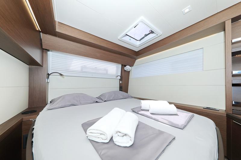 Book yachts online - catamaran - Lagoon 50 - HIGH LIFE - rent