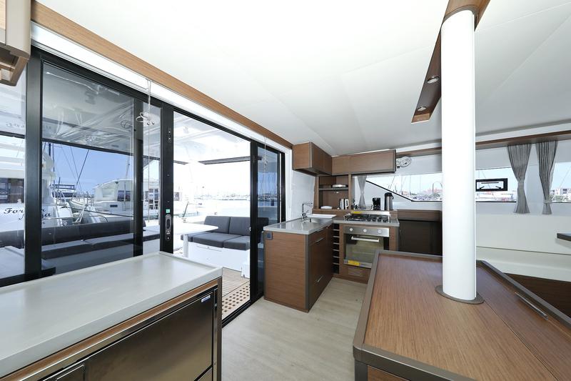 Book yachts online - catamaran - Lagoon 50 - HIGH LIFE - rent